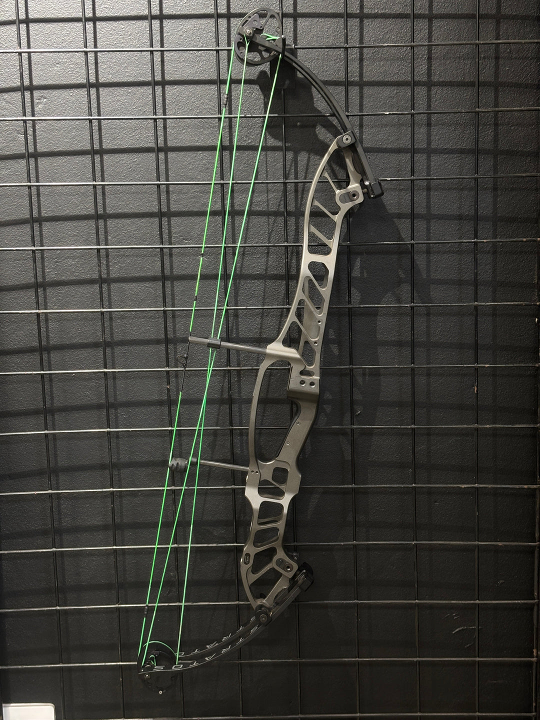 Hoyt Stratos 40 SVX