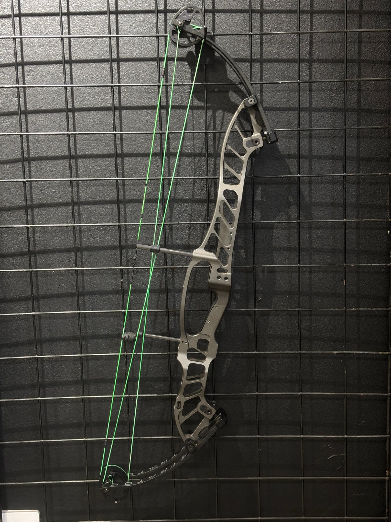 Hoyt Stratos 40 SVX
